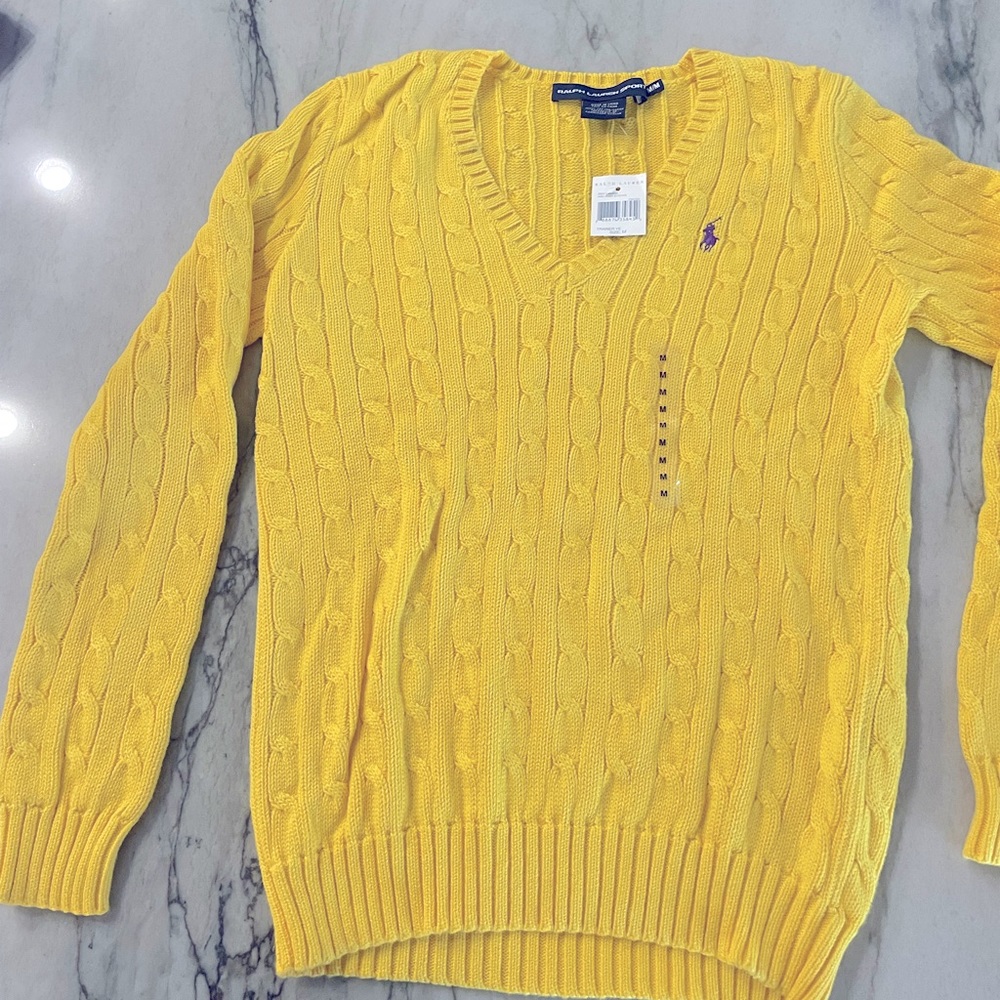 Ralph Lauren Women’s V-neck Cable-knit sweater size M